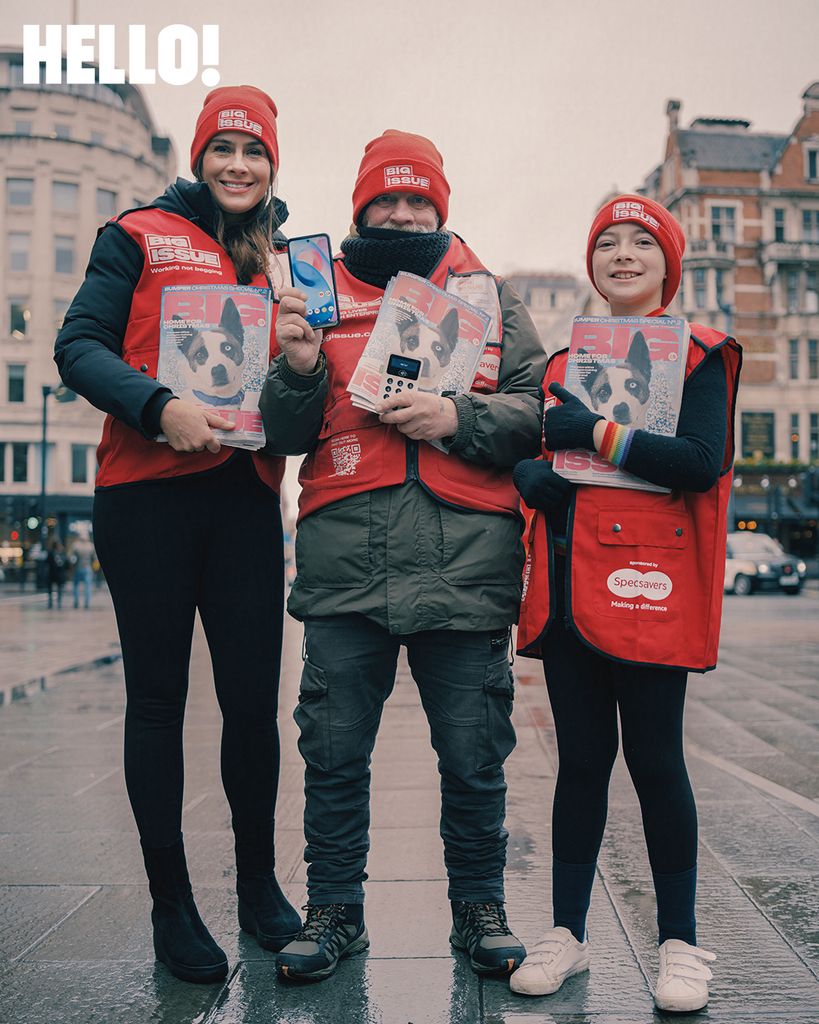 Sophie Winkleman selling the Big Issue on the streets of London alongside daughter Isabella