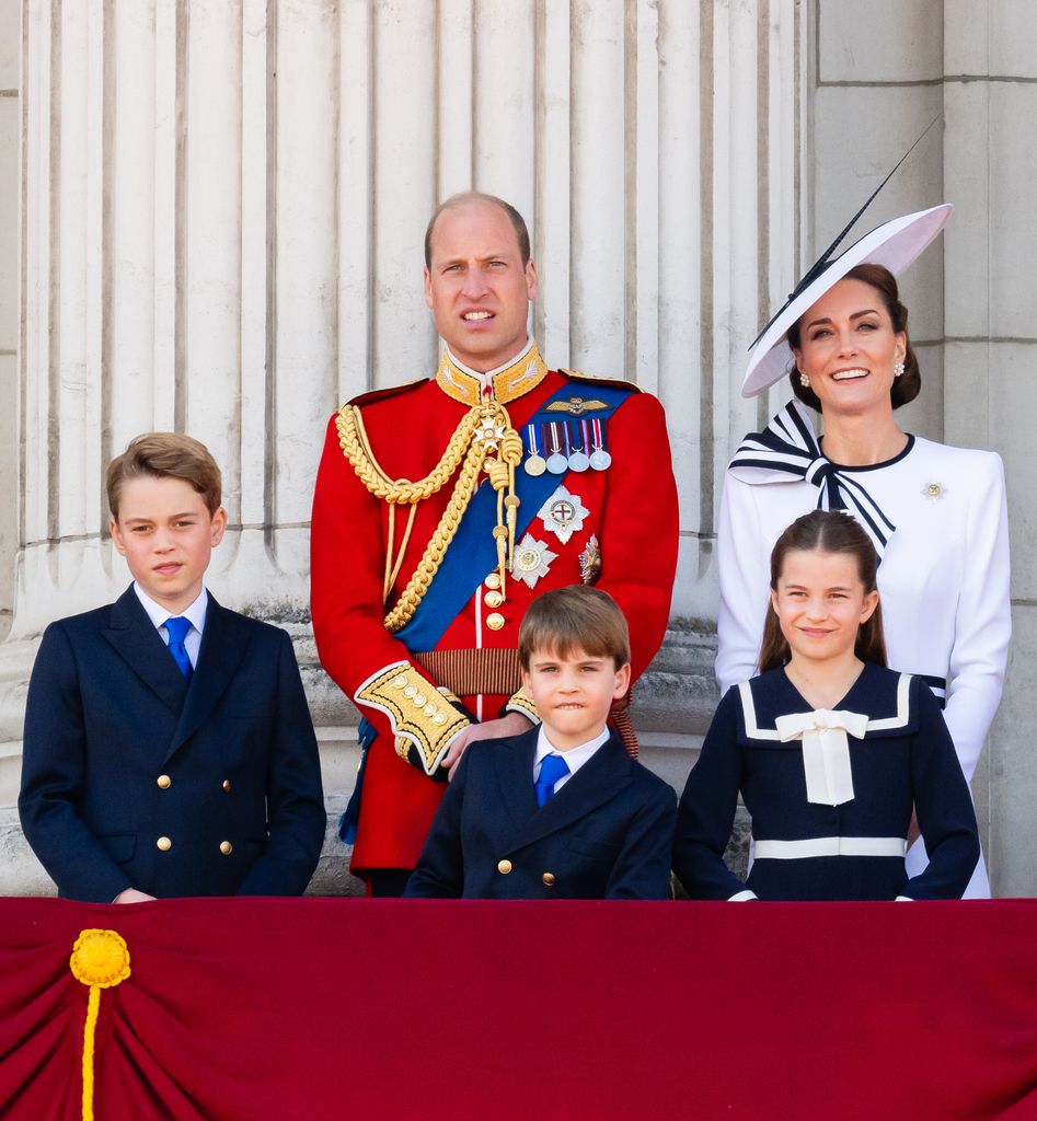 Prince George, Prince William, Prince George, Princesse Charlotte, Princesse Kate sur le balcon