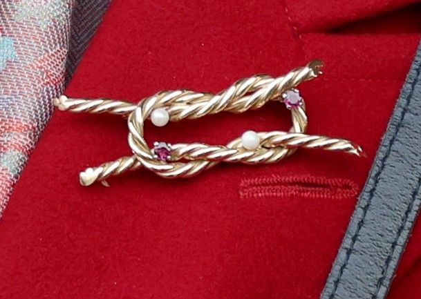 Anne's knotted rope brooch up close