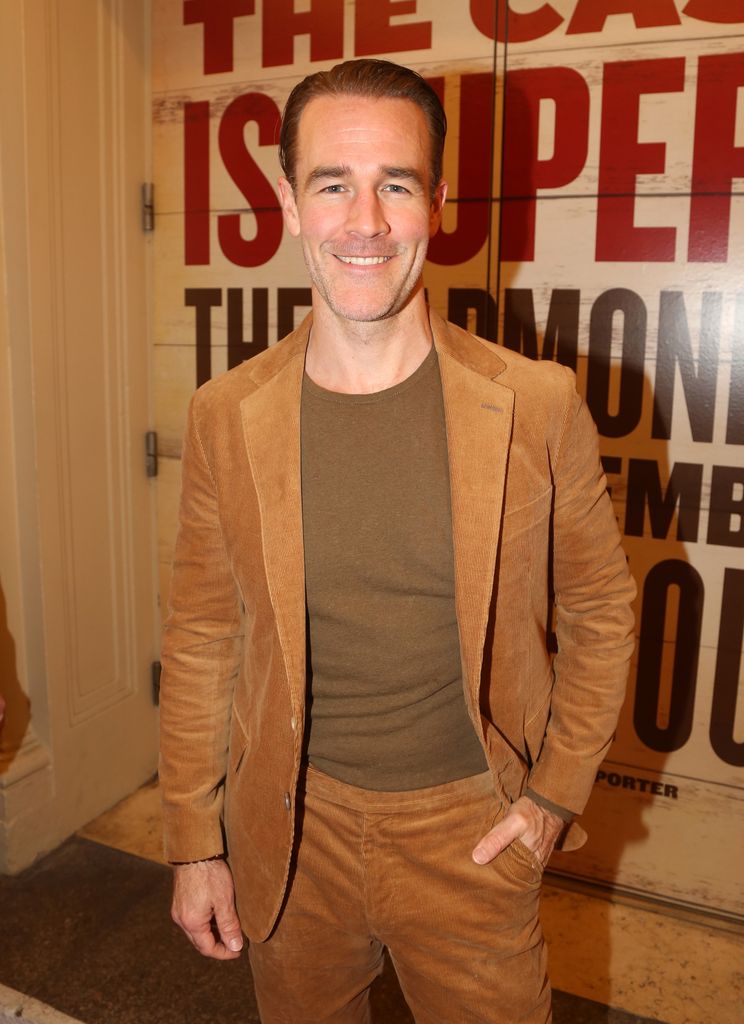 James Van Der Beek pose à la soirée d'ouverture de la nouvelle comédie musicale de Bob Dylan "Fille du pays du Nord" à Broadway au Belasco Theatre le 5 mars 2020 à New York.