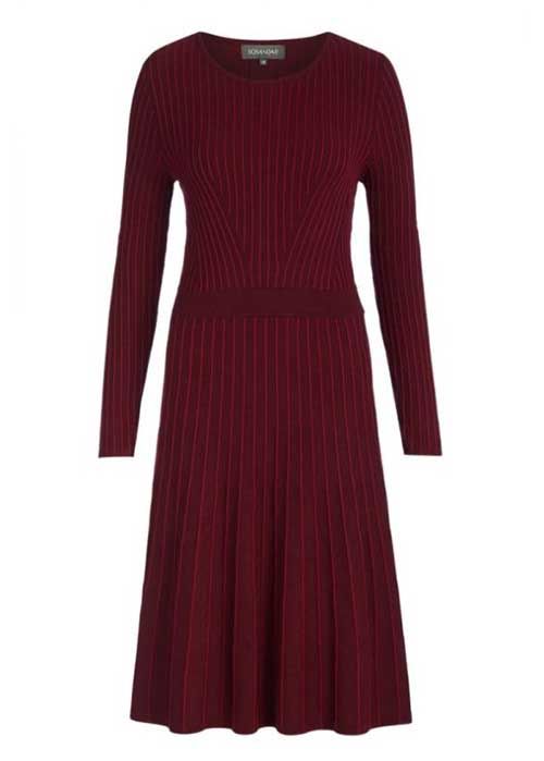 Amanda Holden’s £80 burgundy knit dress from Sosandar is a hit with ...