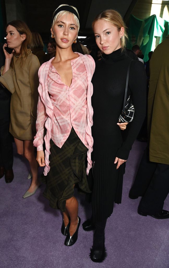 Lila moss and Iris Law in burberry