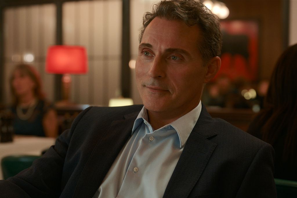 Rufus Sewell smiles as Hal in The Diplomat