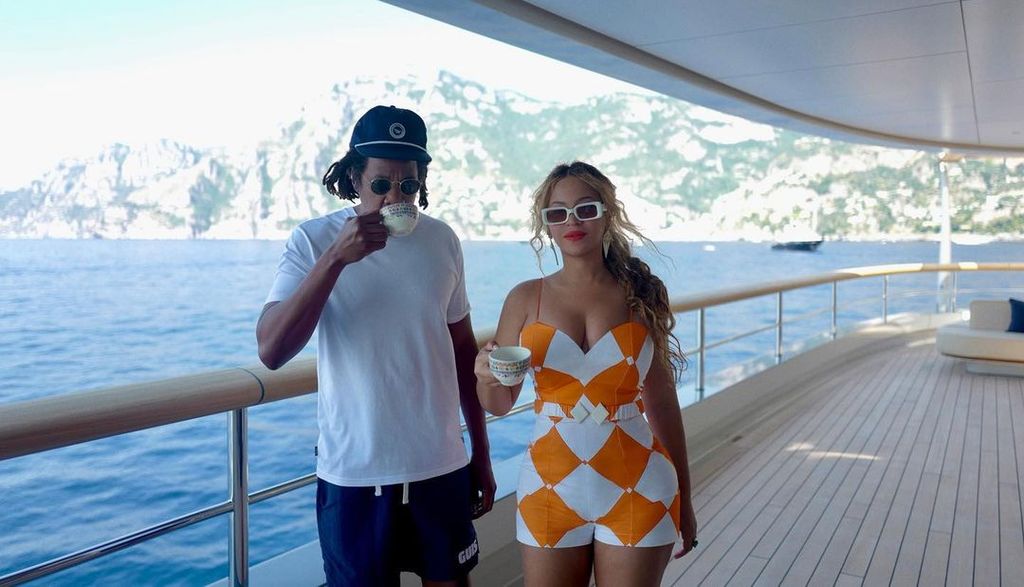 Beyoncé and Jay-Z on vacation 