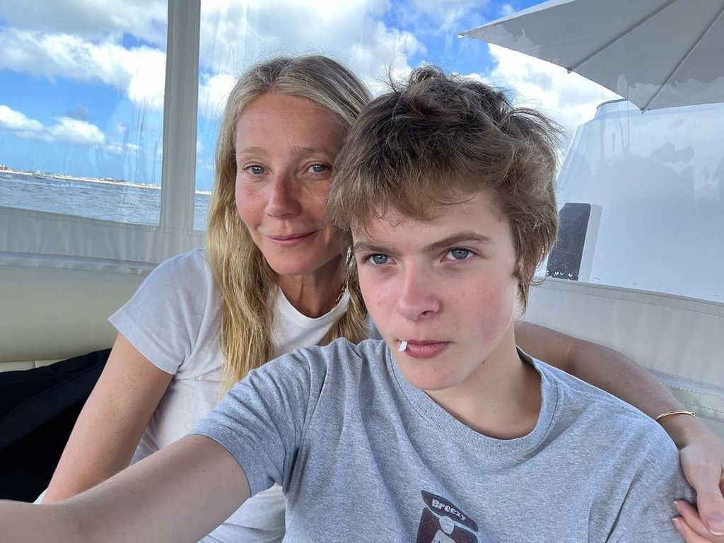 Gwyneth Paltrow takes selfie with son Moses