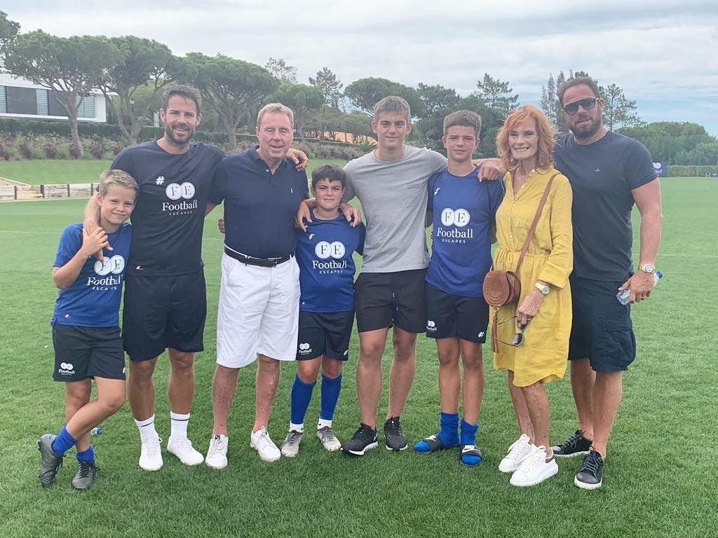 Jamie Redknapp with his parents and kids