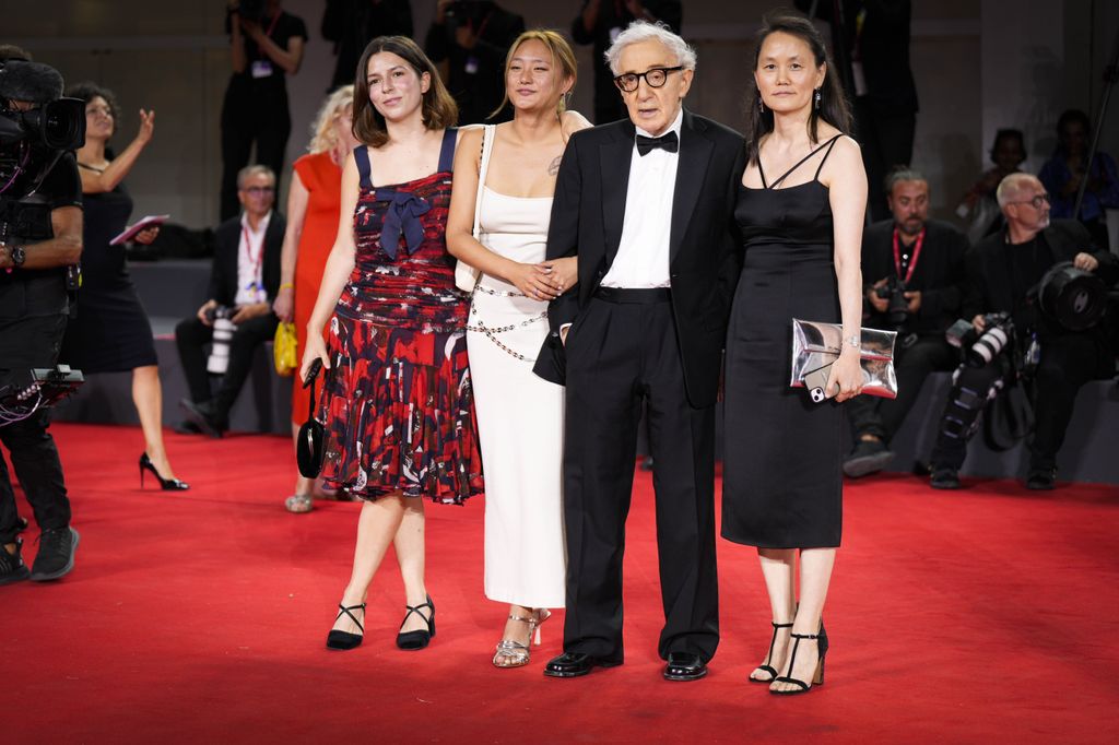 Woody's wife and daughters joined him on the red carpet