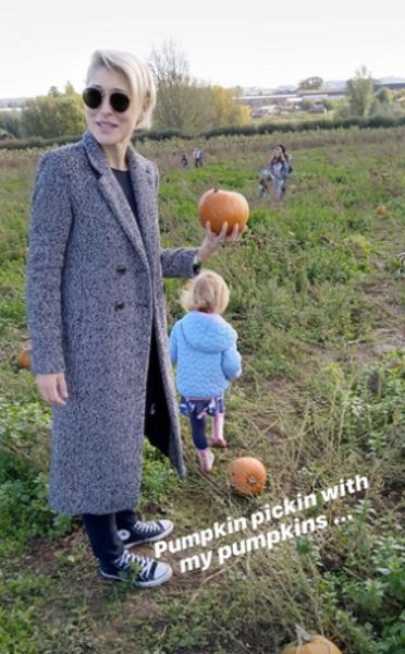 emma willis pumpkin picking