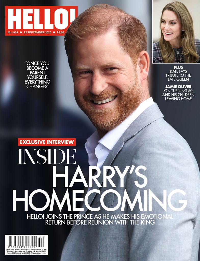 Hello magazine cover 15.09