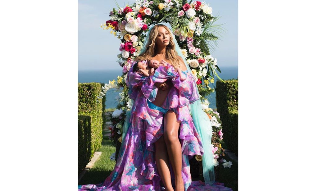 BEYONCE SHARES FIRST PHOTO OF HER TWINS