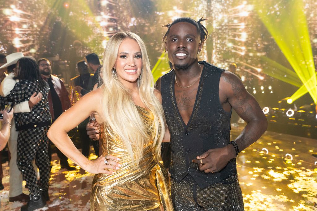 Carrie Underwood with American Idol season 23 winner Jamal Roberts