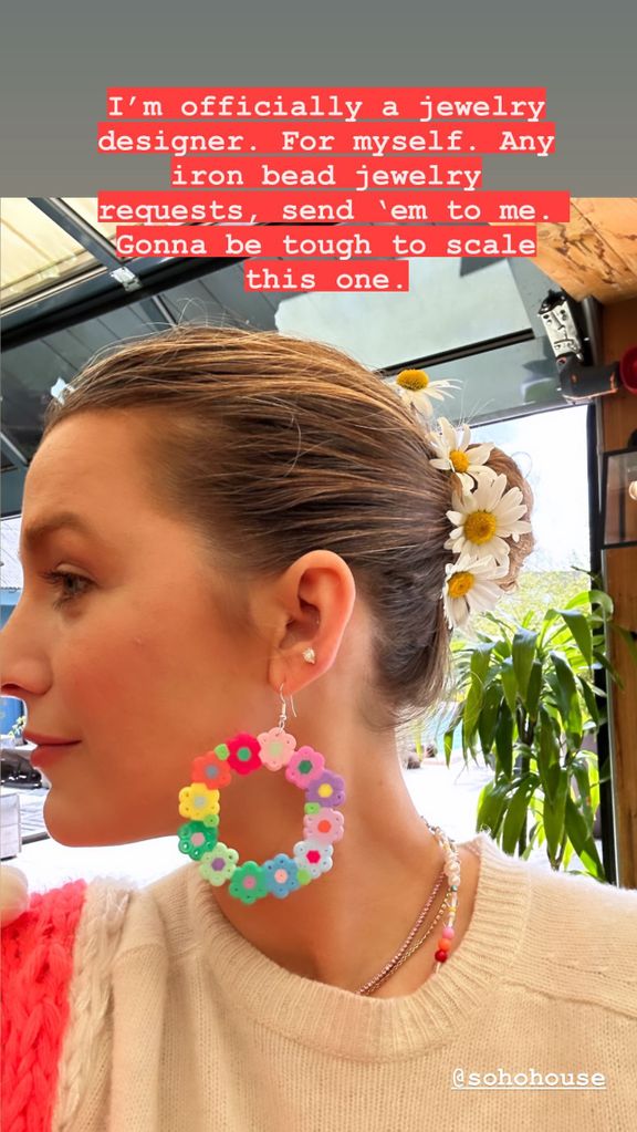 The Gossip Girl actress had fun making earrings with her daughters 