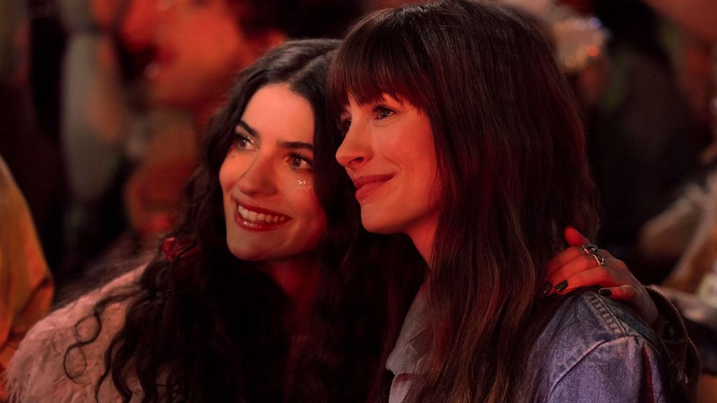 Ella Rubin and Anne Hathaway star as mom and daughter in The Idea of You