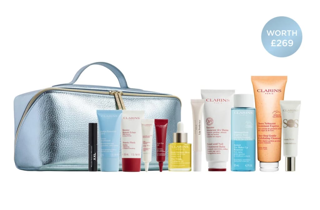 CLARINS CHRISTMAS SHOWSTOPPER