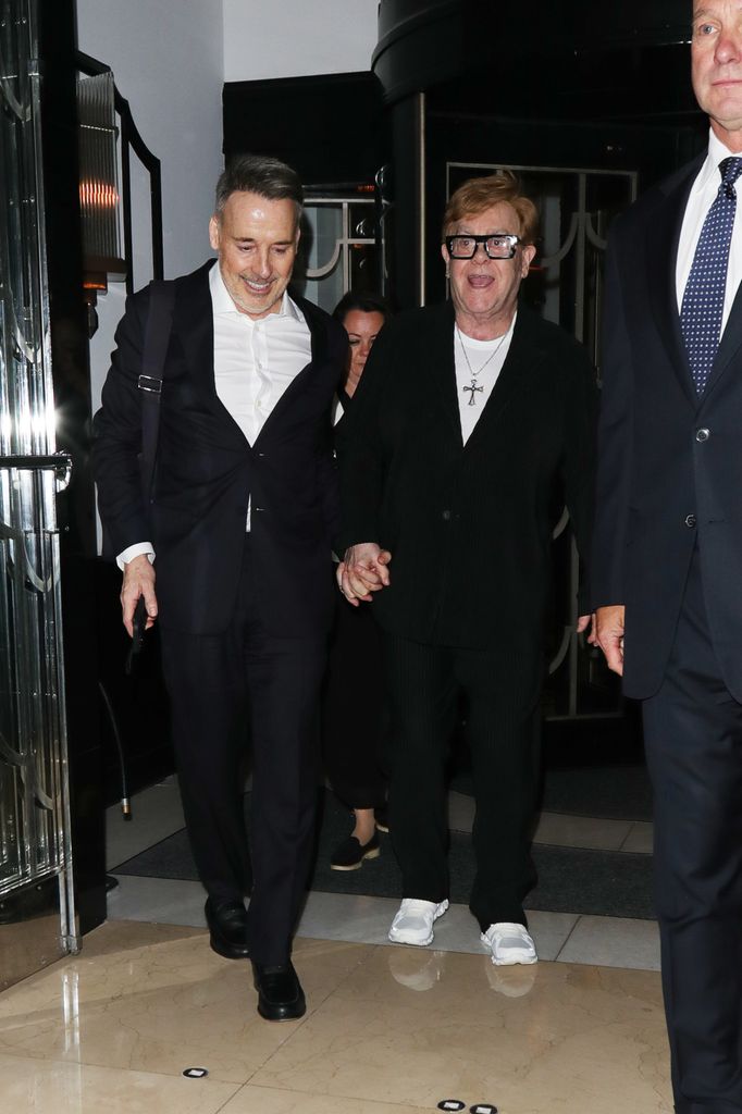 Elton escreveu a música do show, que estreia no West End