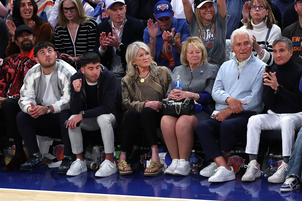 photo of martha stewart sitting courtside knicks game