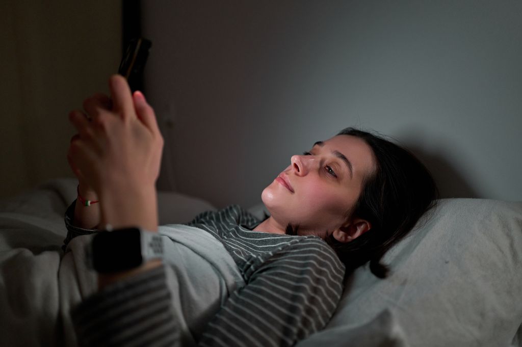 Martin suggests turning off screens an hour before bedtime