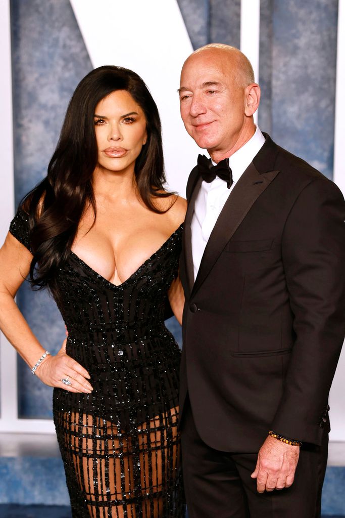 Lauren Sanchez and Jeff Bezos attend 2023 Vanity Fair Oscar Party hosted by Radhika Jones at Wallis Annenberg Center for the Performing Arts on March 12, 2023 in Beverly Hills, California