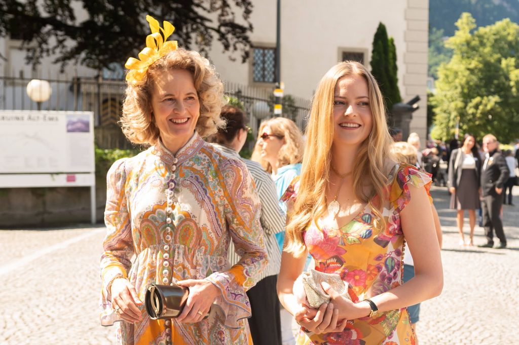 Hereditary Princess Sophie walking with Princess Marie-Caroline