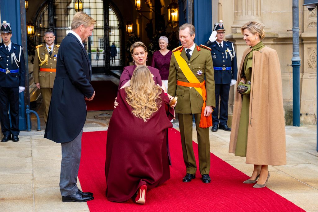 Princess Catharina-Amalia curtsies