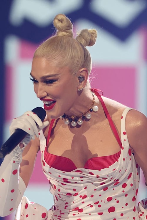 Gwen Stefani wows in bustle mini dress and HELLO!