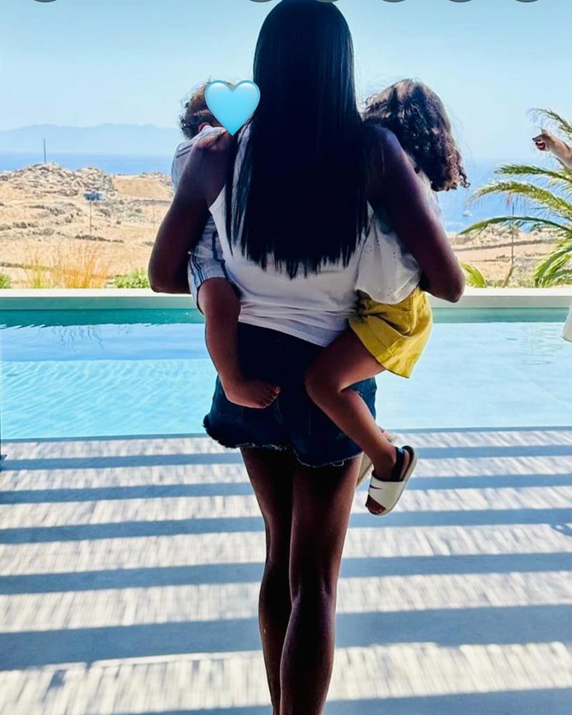 Naomi Campbell foto rara com seus dois filhos