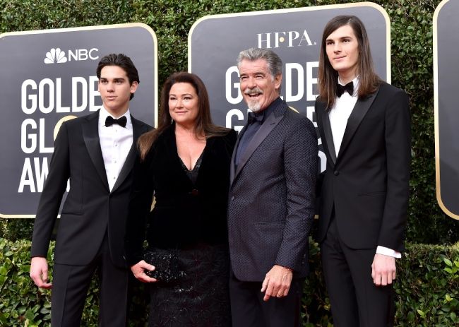 pierce brosnan with his family at the golden globes