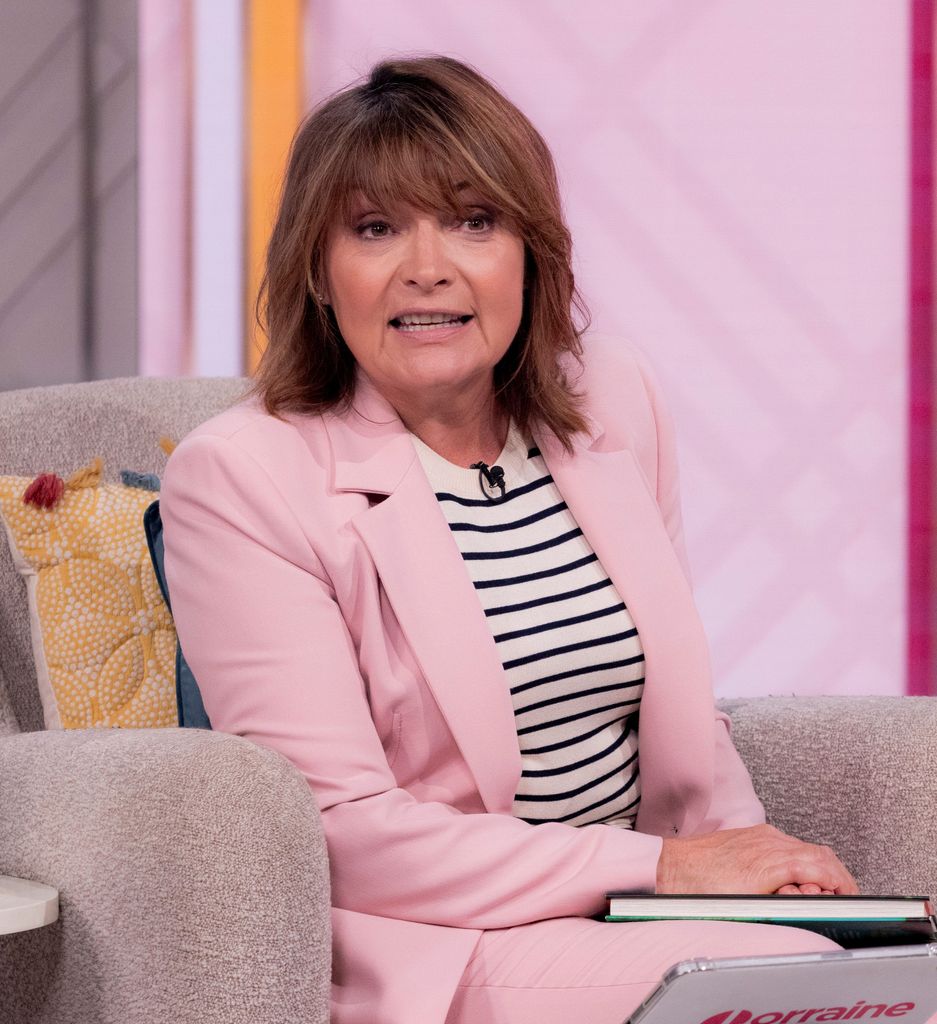 lorraine kelly pink blazer 