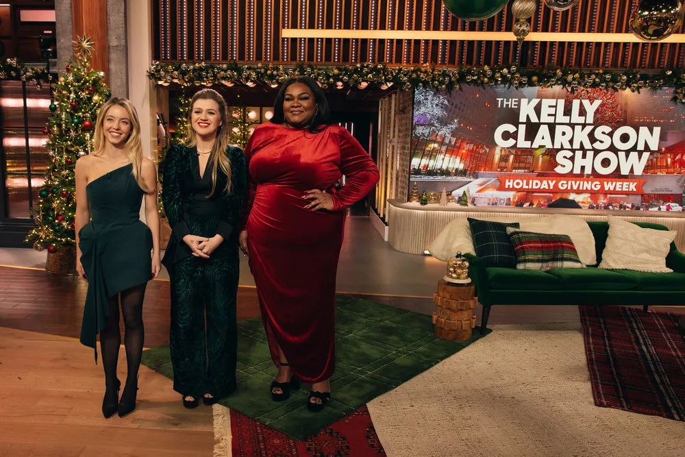 Kelly with her guests on The Kelly Clarkson Show