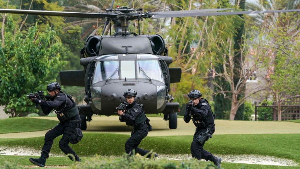 Shemar Moore as Daniel Hondo Harrelson, Brigitte Kali Canales as Cabrera and Alex Russell as Jim Street in S.W.A.T