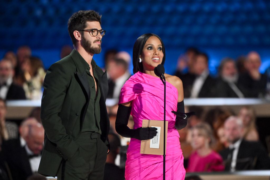 Andrew Garfield, Kerry Washington during the 82nd Annual Golden Globes held at The Beverly Hilton on January 05, 2025 in Beverly Hills, California.