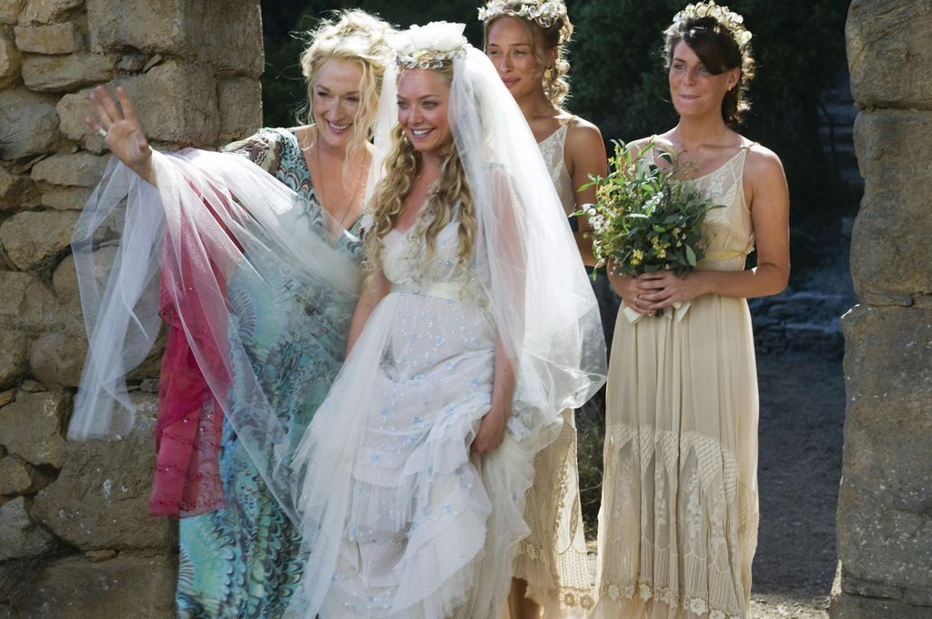 Amanda Seyfried in Mamma mia in wedding dress