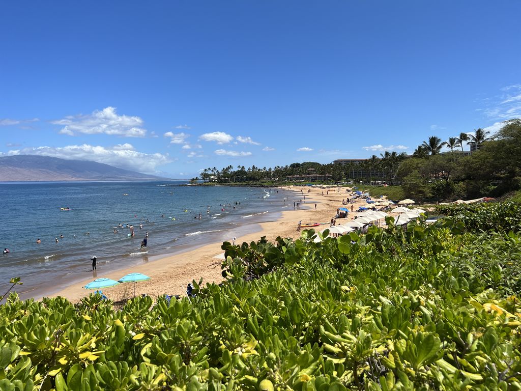 Les experts révèlent la plage numéro un aux États-Unis en 2025 - vivez-vous à proximité? 3 Wailea Beach vu d'en haut à Wailea, Kihei, Hawaï sur l'île de Maui,