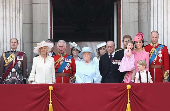 Royal family on Buckingham Palace balcony