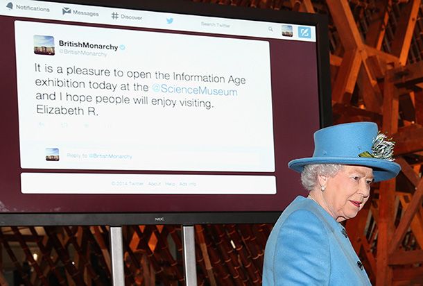 the queen twitter 