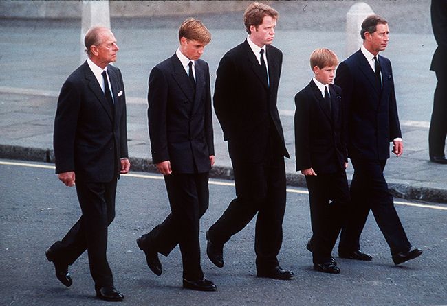 Royal men follow Dianas coffin