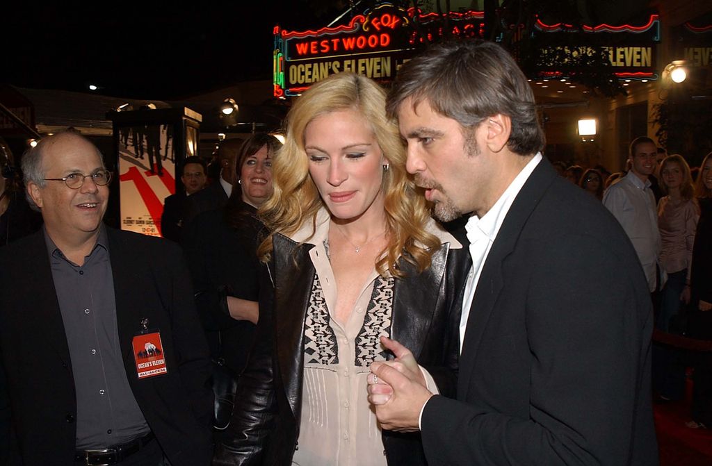 Julia Roberts & George Clooney  at the Ocean's Eleven Premiere in 2001