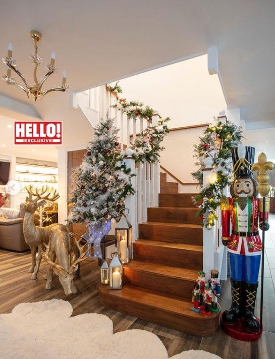 shirley ballas home stairs z