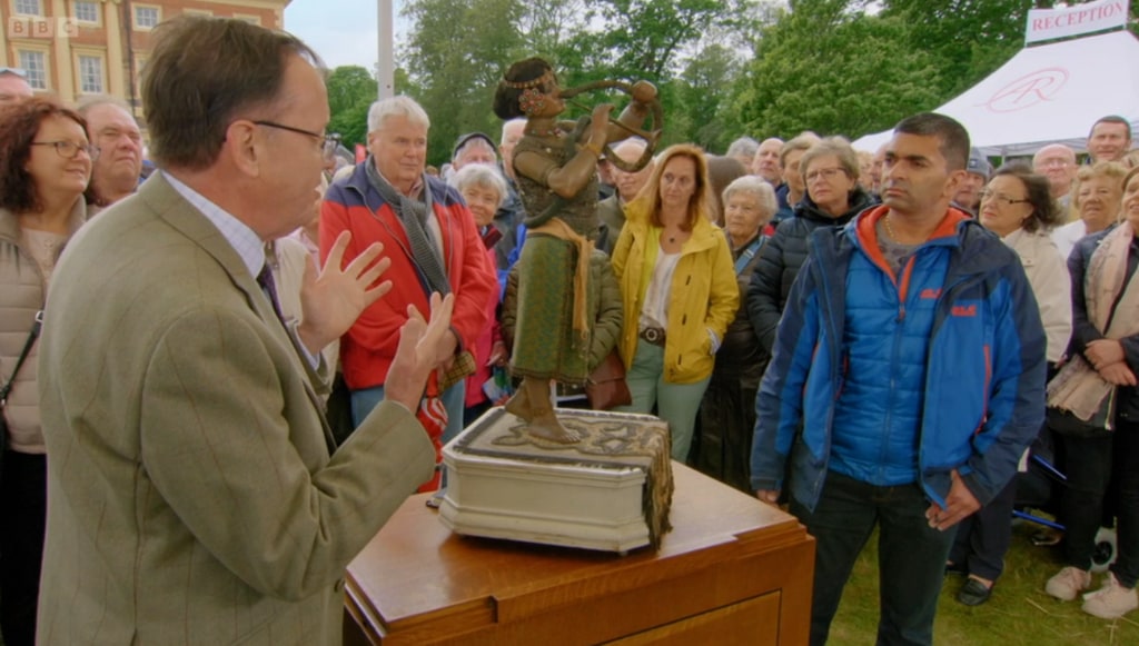 Antiques Roadshow's Jon Baddeley and automaton