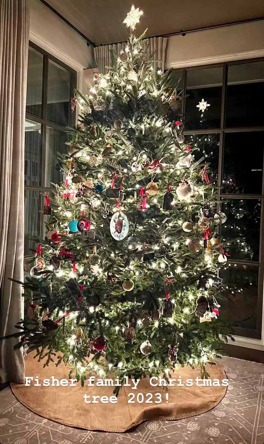 carrie underwood christmas tree