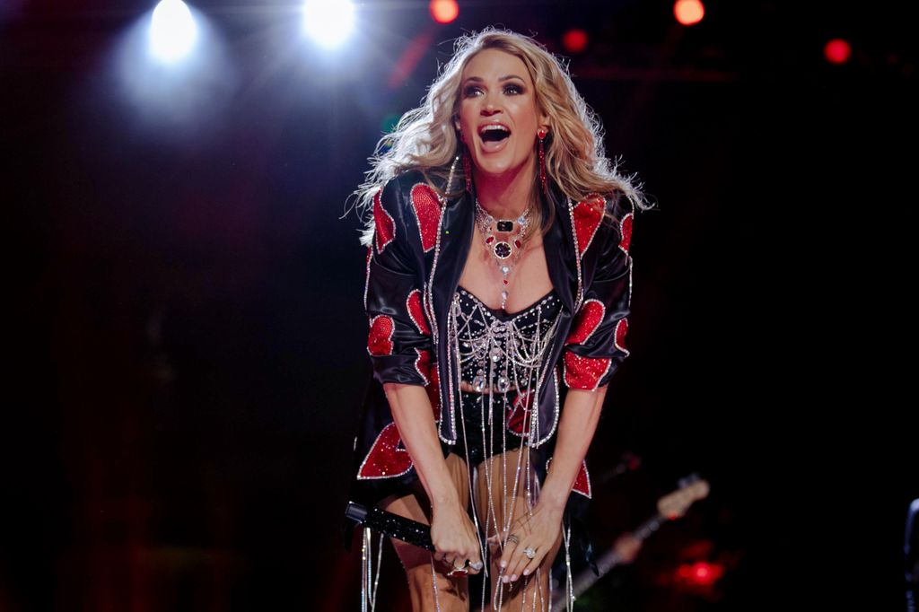 Carrie Underwood At CMA Summer Jam 2021: She Slays In Shorts