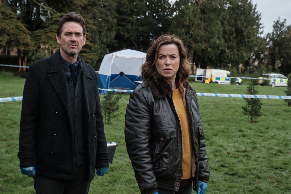 DI Lou Stanley (played by DOUGRAY SCOTT) and DCI Jeanette Kilburn (played by EVE MYLES) in The Crow Girl 