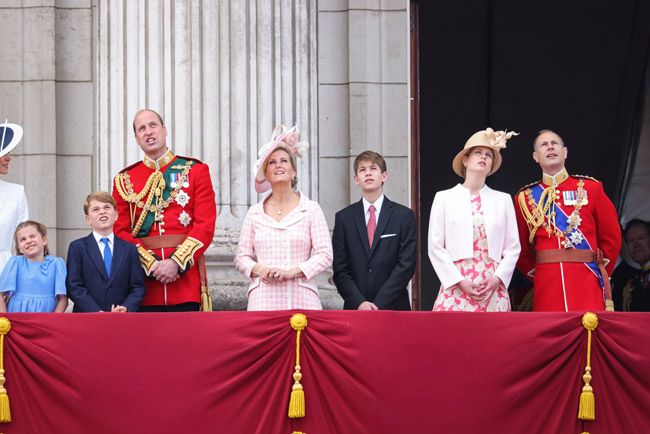 lady louise windsor and family balcony