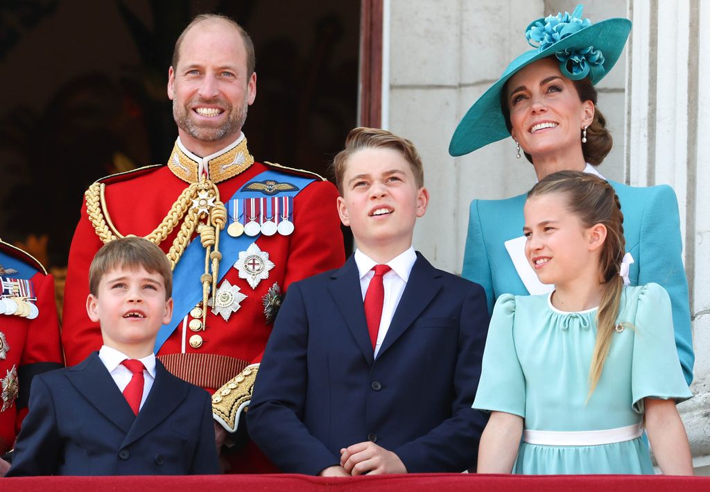 El príncipe William y la princesa Kate y su familia de color