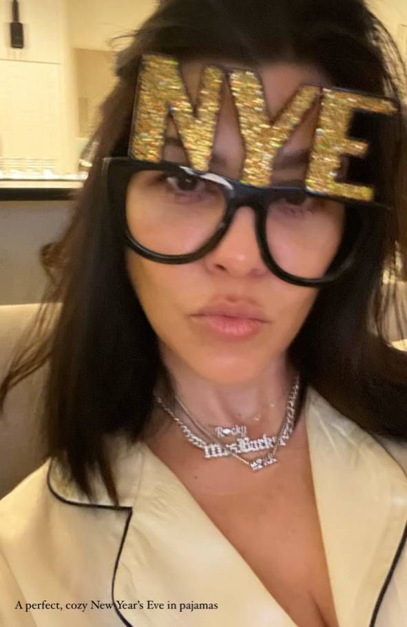 Kourtney Kardashian shows off her New Year's Eve look