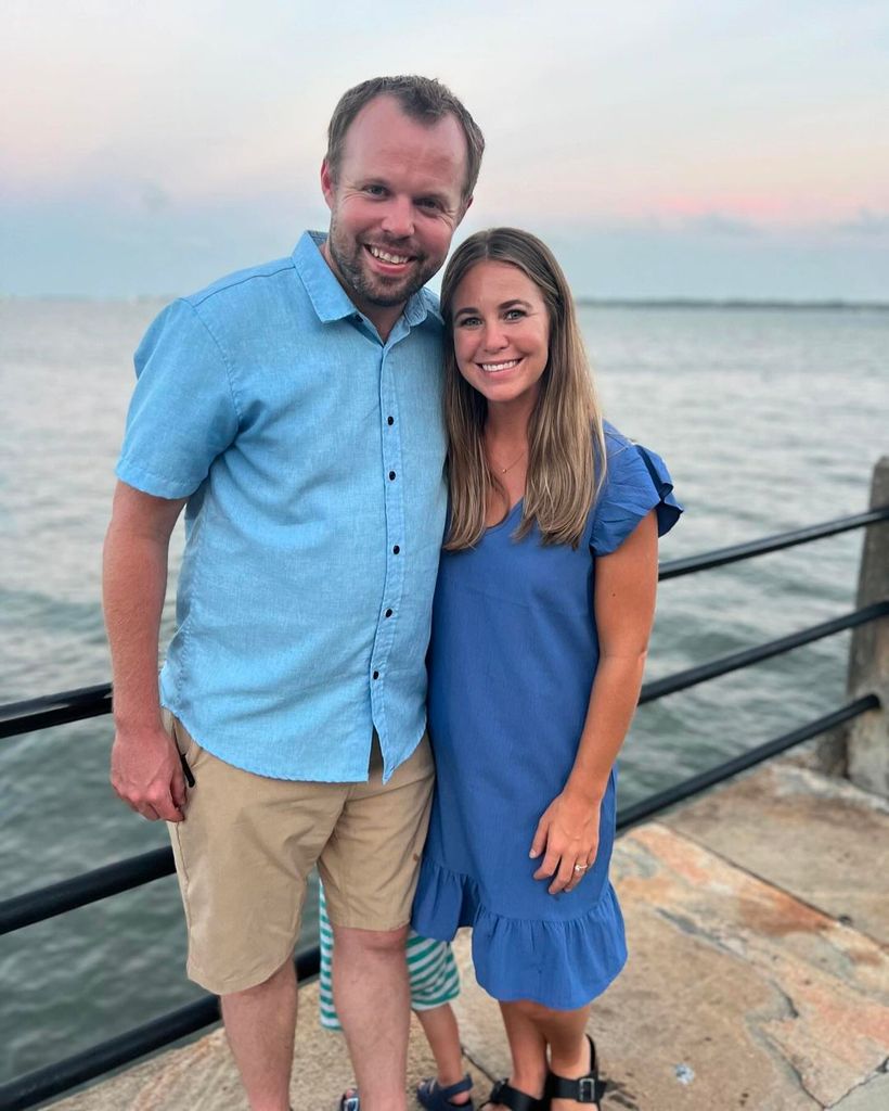 Jana Duggar shows off her engagement ring with her twin brother John David