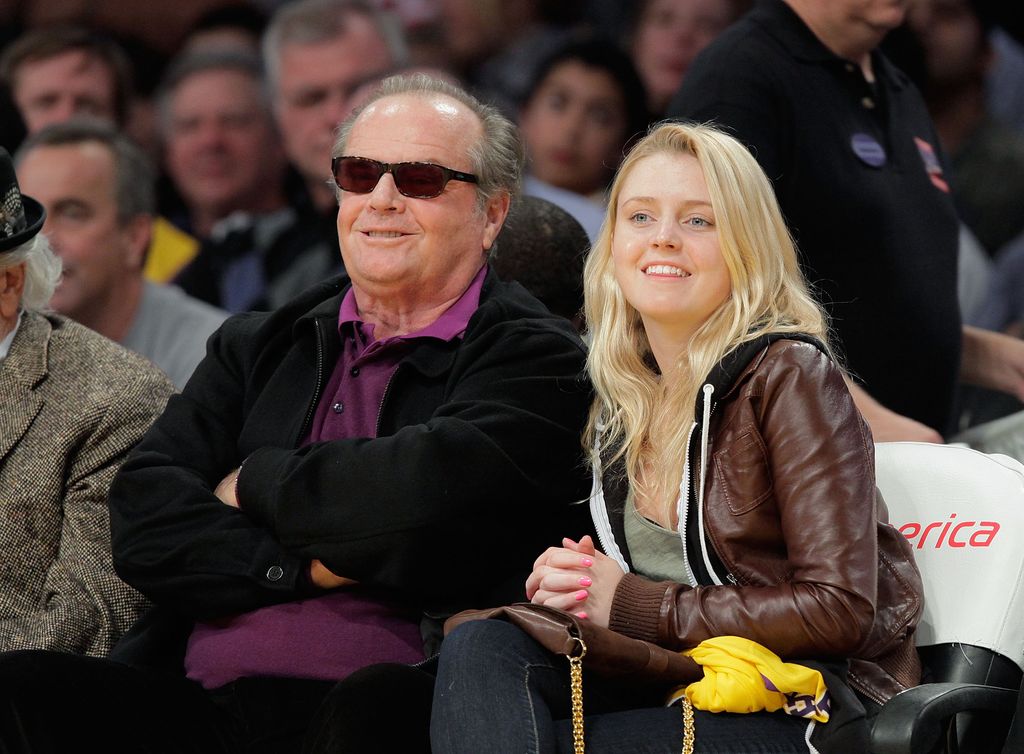 Jack Nicholson (L) and Lorraine Nicholson (R) attend a game between the Oklahoma City Thunder and the Los Angeles Lakers at Staples Center on November 22, 2009 in Los Angeles, California. (Photo by Noel Vasquez/Getty Images