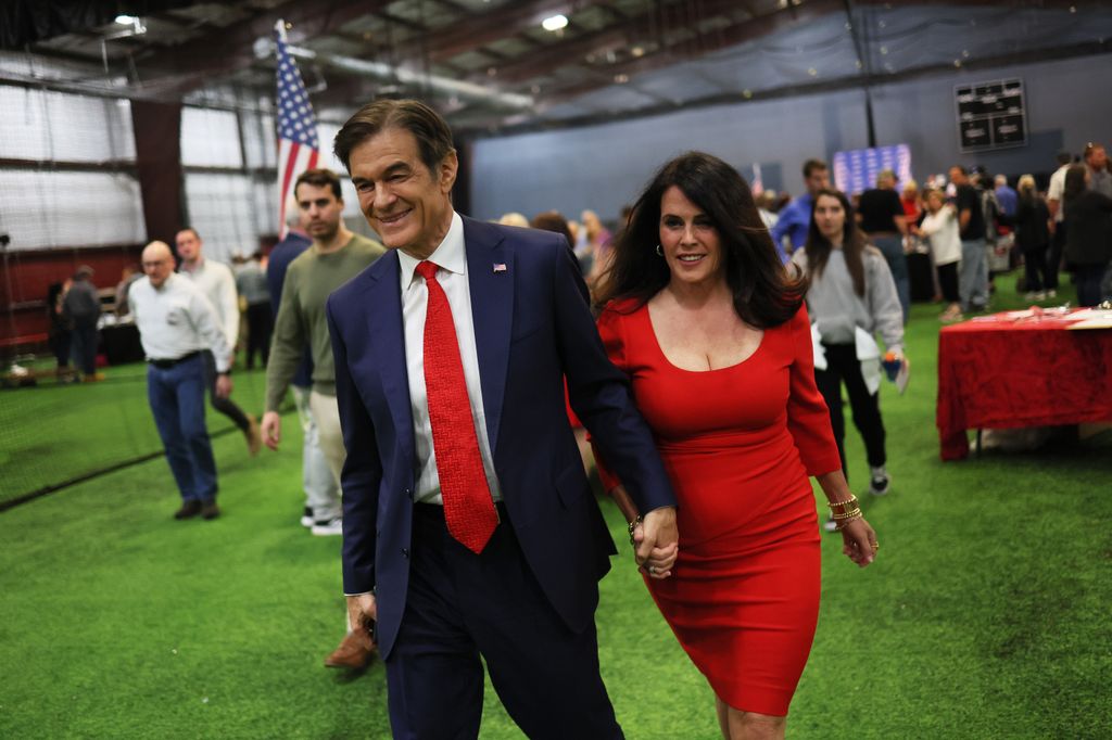 Lisa Oz was by her husband Dr. Oz's side when he was running for Pennsylvania U.S. Senate 