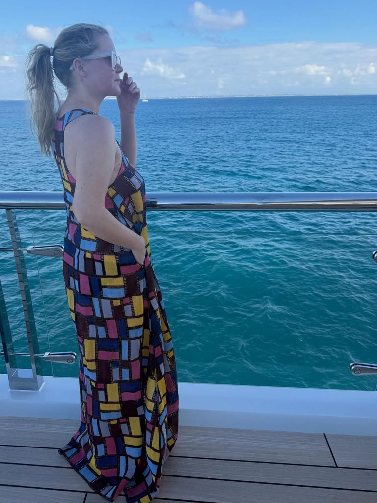 Amy Schumer étourdit en bikini rouge vif sur de nouvelles photos d'un voyage à l'étranger 1 Amy a apprécié ses vacances