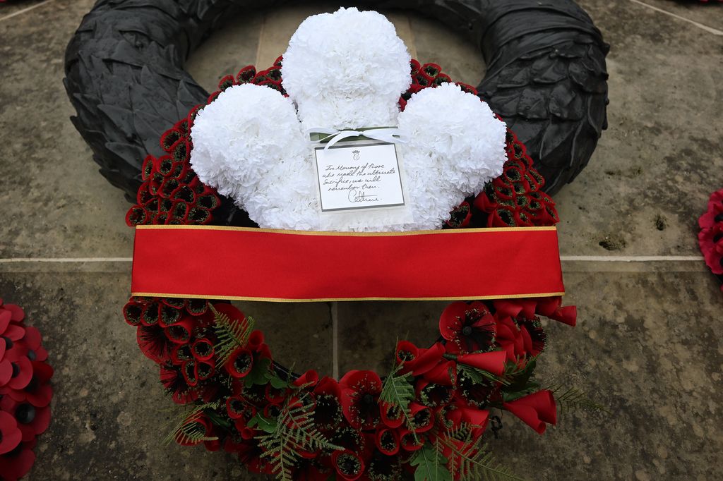The wreath featured a handwritten note from the Princess